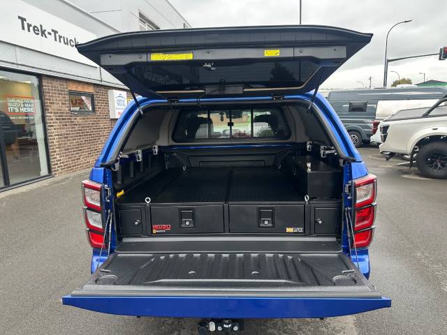 2025 Isuzu D-max 1.9 V-Cross Double Cab 4x4 Auto Huntsman Edition
