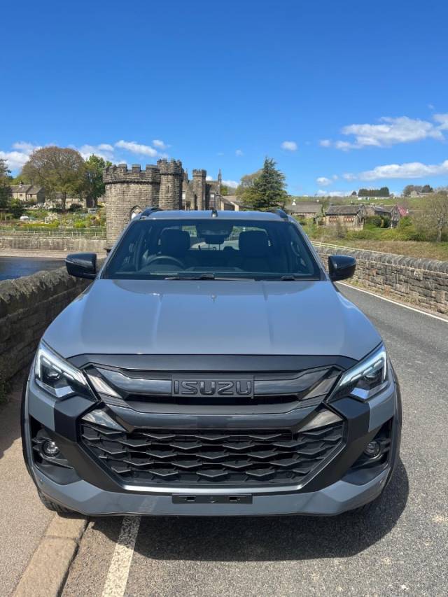 2025 Isuzu D-max 1.9 V-Cross Steel Edition Double Cab 4x4 Auto