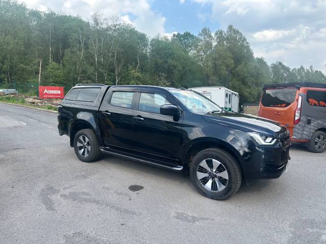 Isuzu D-max 1.9 V-Cross Double Cab 4x4 Pick Up Diesel Black
