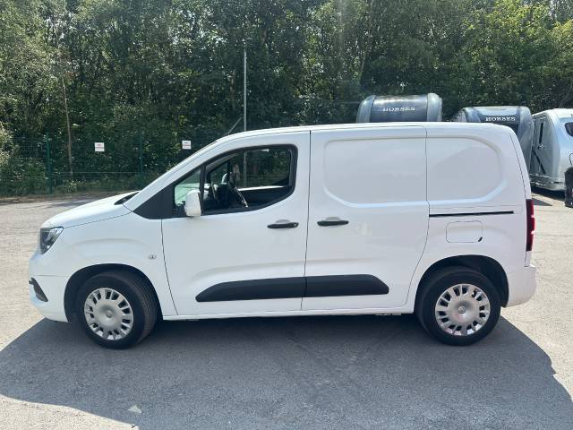 2021 Vauxhall Combo Cargo 2300 1.5 Turbo D 100ps H1 Sportive Van